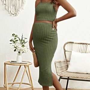 💰SHEIN MATERNITY Olive Green Ribbed Knit set